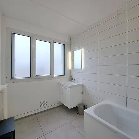 Sofia, Le Confort A Grande Echelle *